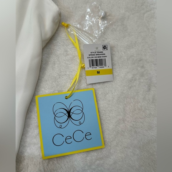 NWT CeCe White Cap Sleeve Button Down Shirt with Peter Pan Collar size M - Picture 3 of 16